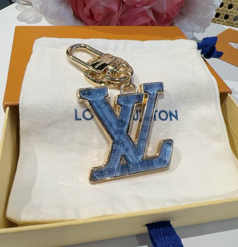 LV keyring m05